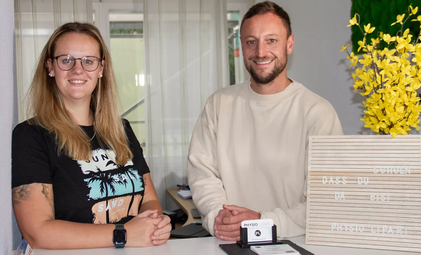 Bild vom Inhaber Patrick Lipari zusammen mit seiner Schwester Julia (gepr. Physiotherapeutin)